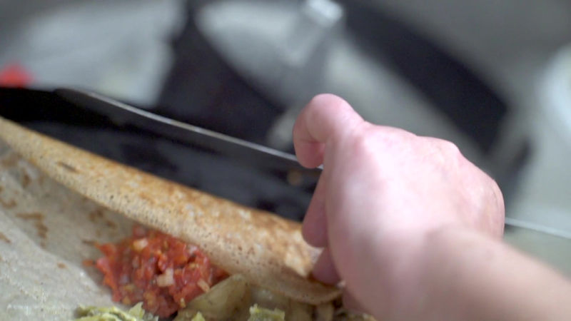 Préparation des crêpes et galettes bretonnes